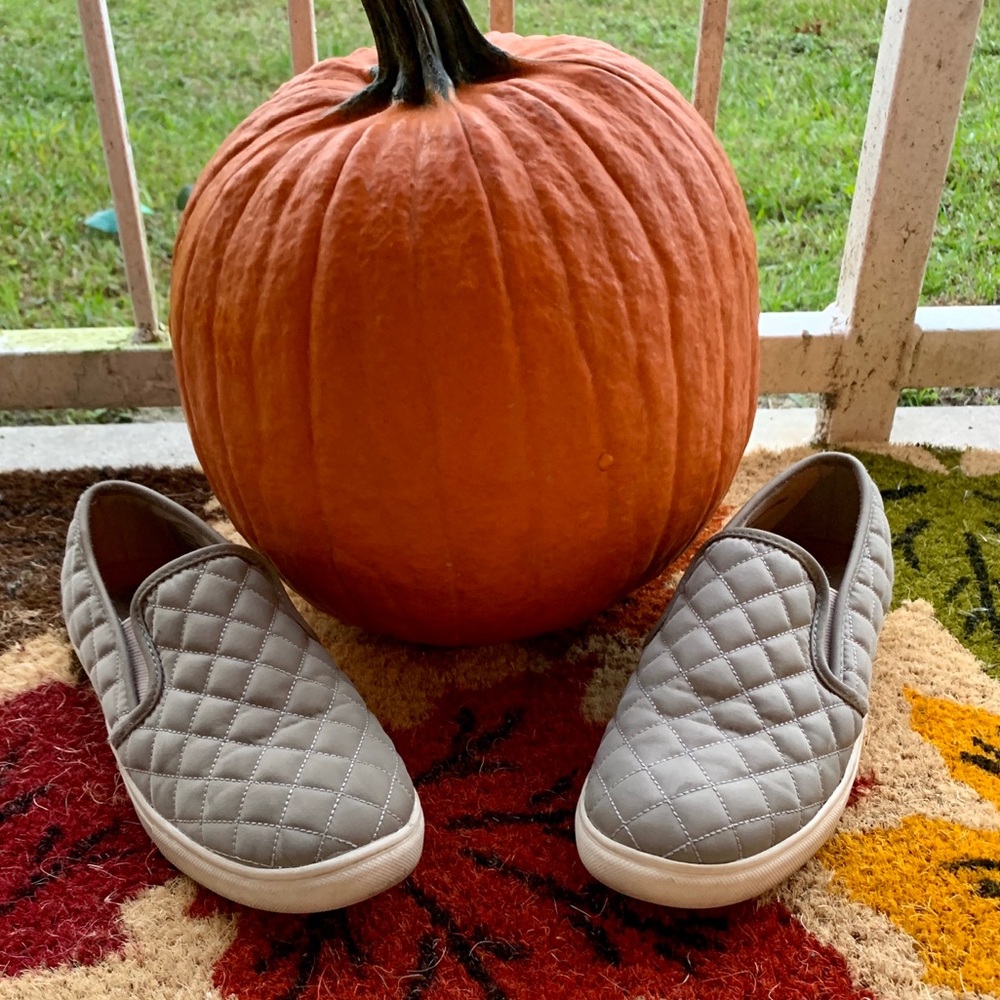 Mossimo Slide On Quilted Sneakers 🍁